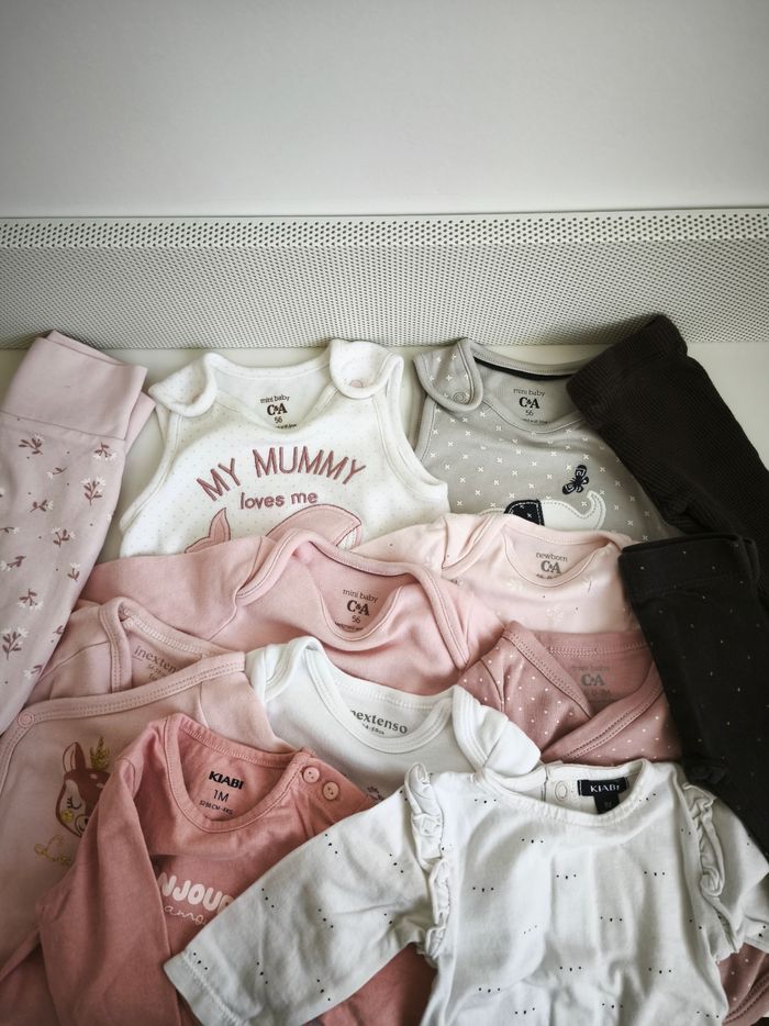 Lot bodies et salopettes bébé fille 1 mois - photo numéro 2