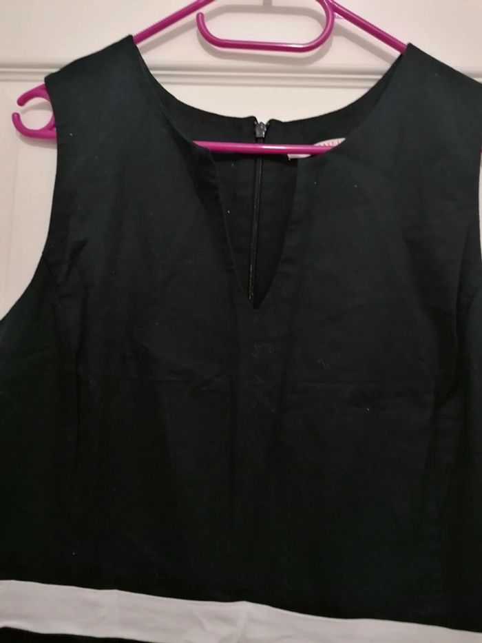 Robe noire neuve juste lavée taille 42 - photo numéro 2