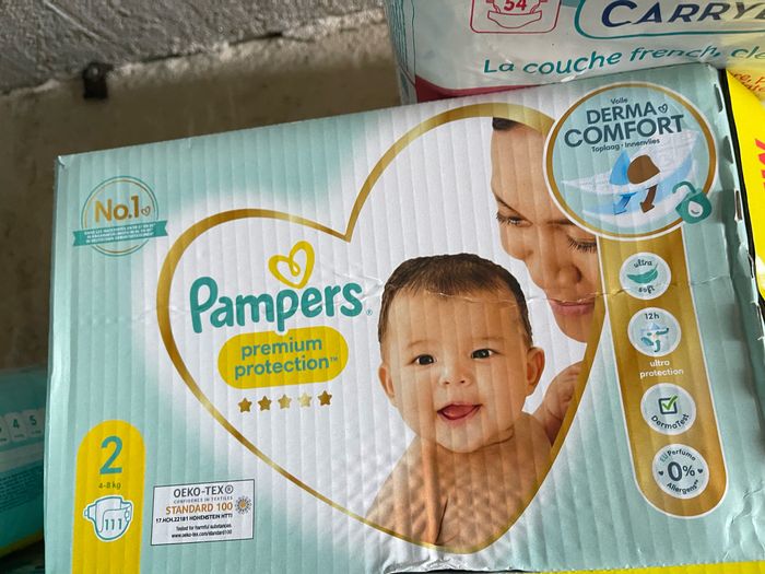 Couches Pampers premiums taille 2