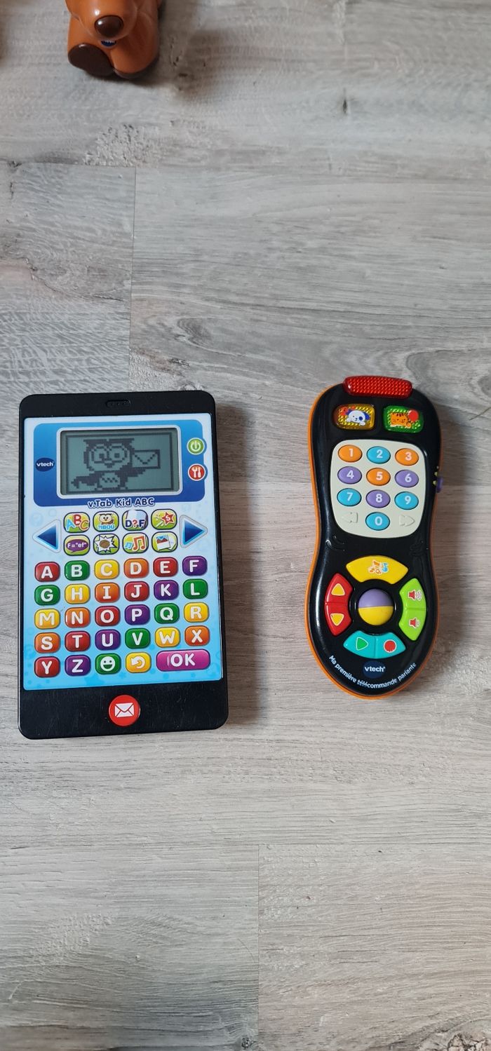 Jouets d'éveil tablette et télécommande vtech - photo numéro 2