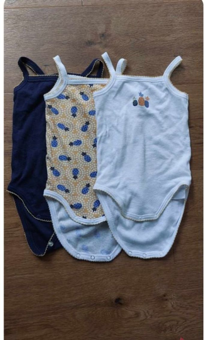 Lot bodies 6 mois
