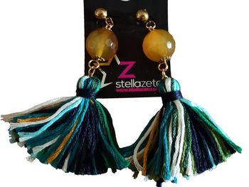 Boucles d'oreilles perle et pompon vert