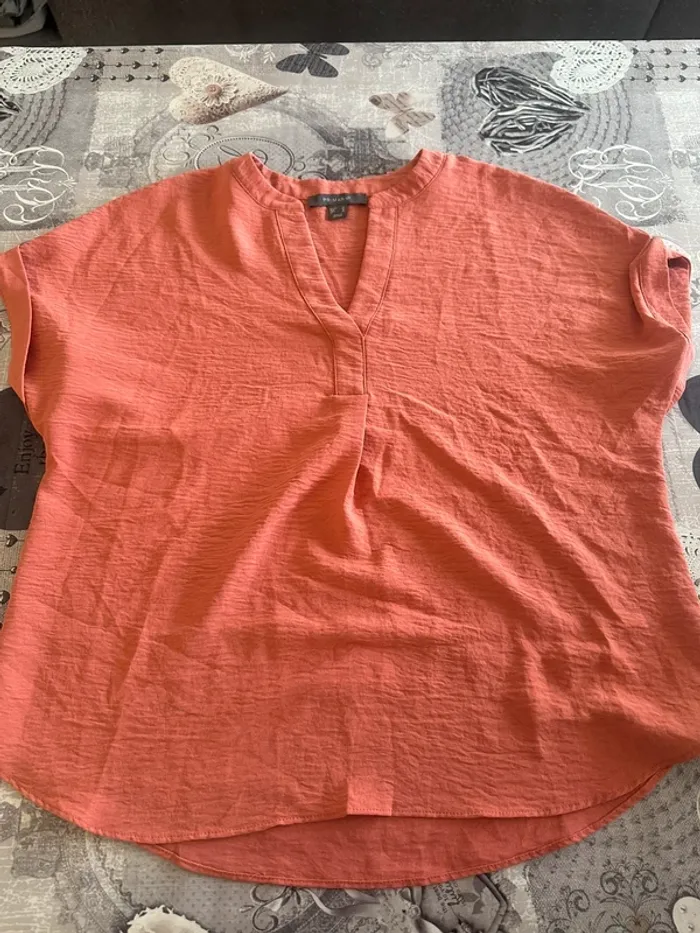 Tee shirt col V