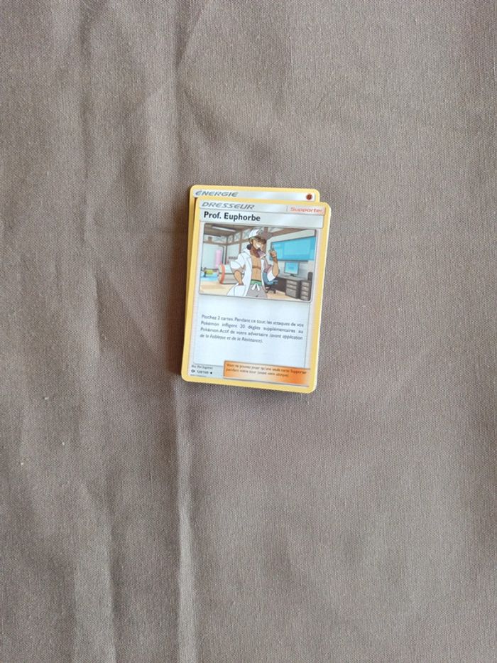 Lot 18 carte pokémon