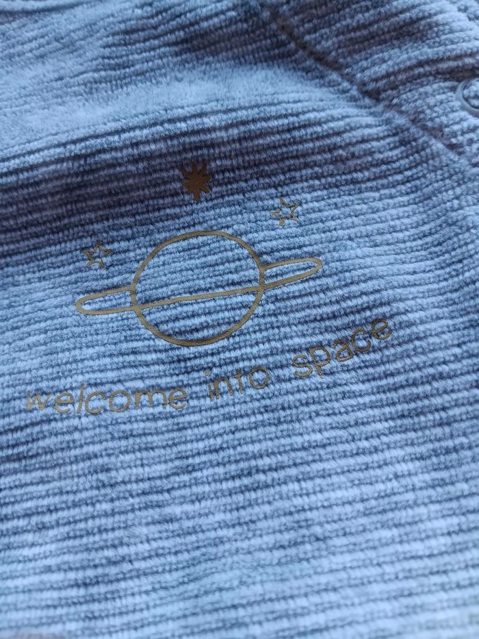 Lot 2 pyjamas + 3 bodys - 1 mois - photo numéro 3