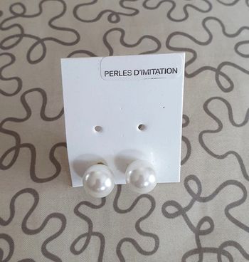 Boucles d'oreilles neuves perles blanches H&M