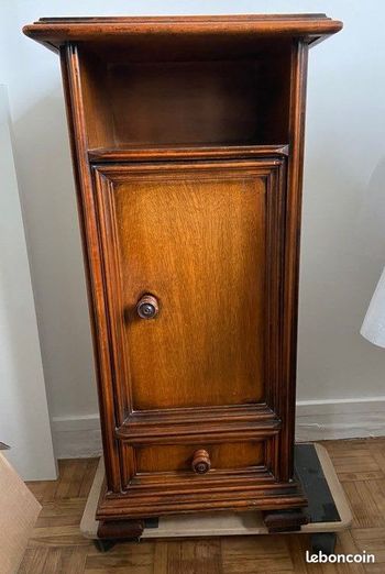 Meuble d’appoint réalisé en chêne massif de style Louis Philippe taille 37x79p29