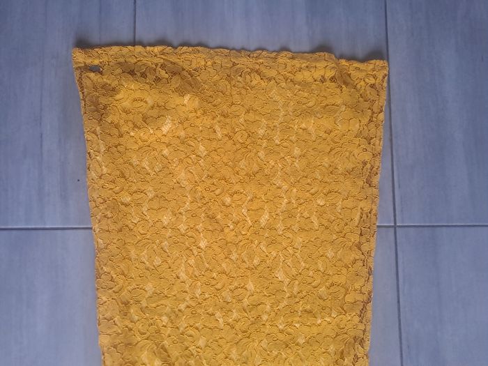 Robe dentelle jaune moutarde DDP Taille M - photo numéro 4