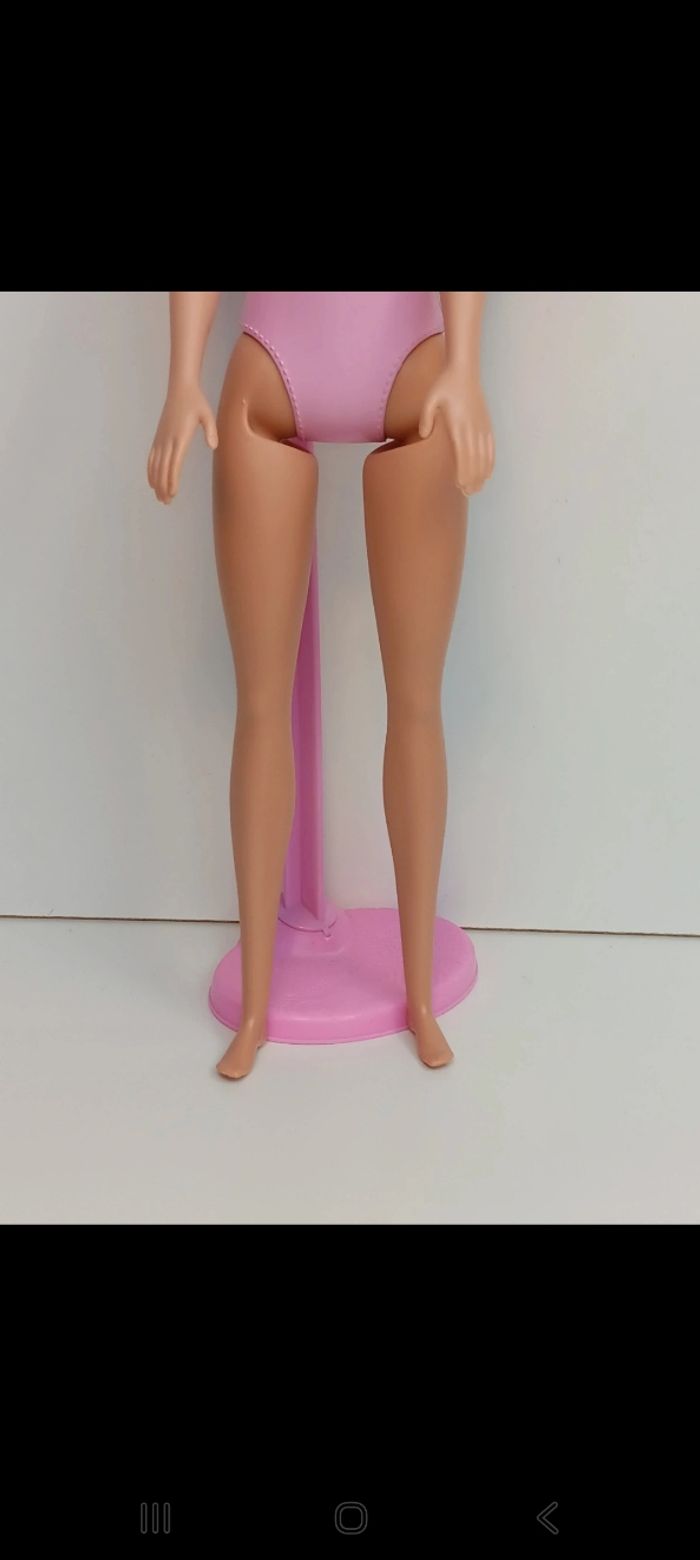 Poupée mattel barbie pool party 
Poupée et ensemble compris - photo numéro 3