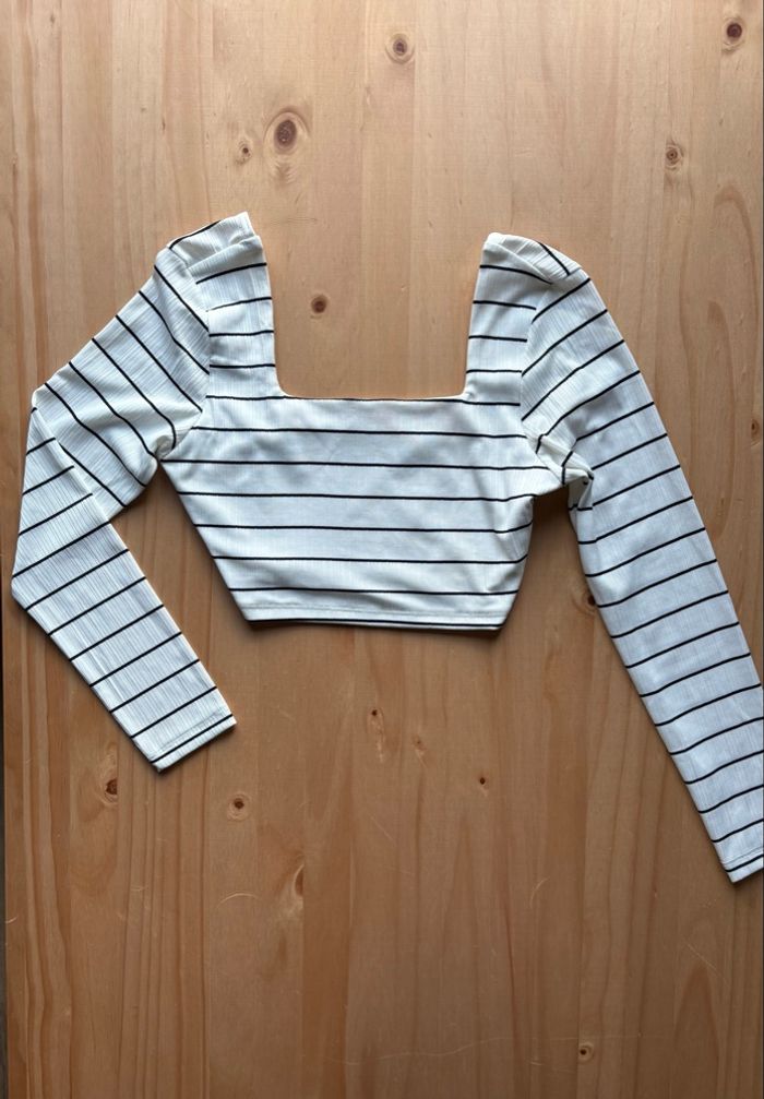 Crop top rayé blanc/noir – XS – très bon état – style décontracté - photo numéro 2