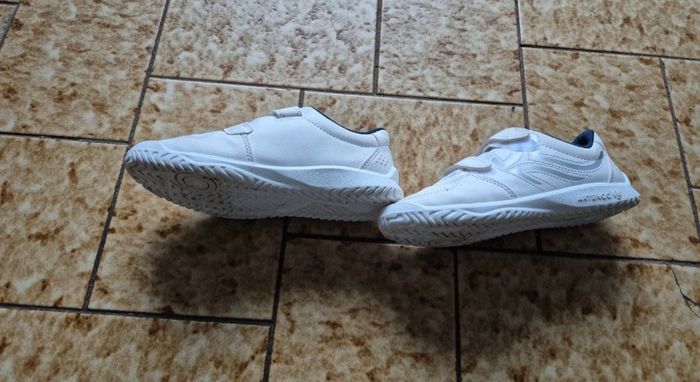 Basket de gymnastique pointure 33 - photo numéro 3