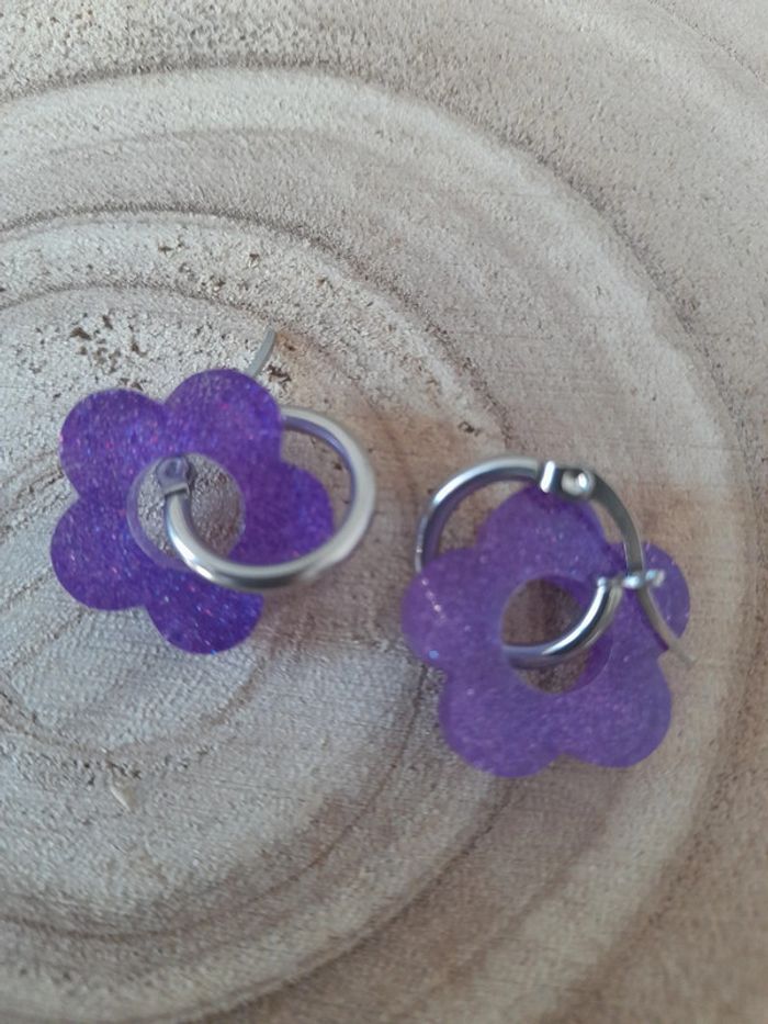 Boucle d'oreilles fleur violettes - photo numéro 2