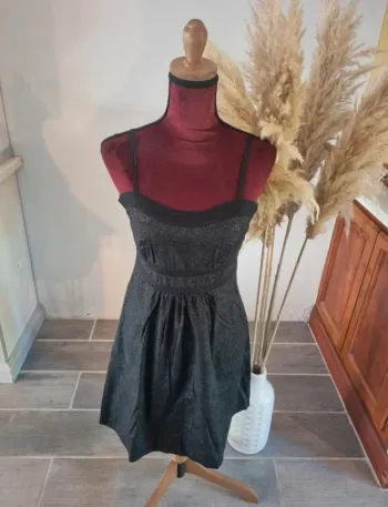 Jolie robe noir pailleté femme 🚺 36