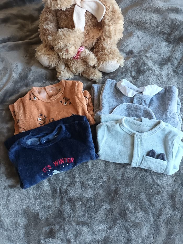 Lot de pyjamas 1 mois - photo numéro 8