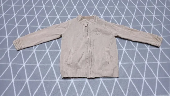 🦁Lot 4 hauts, 18 mois - photo numéro 7