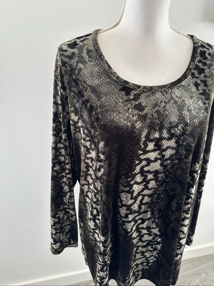 Blouse en velours python serpent kaki et noir Pause Café Vintage T50 5XL - photo numéro 2