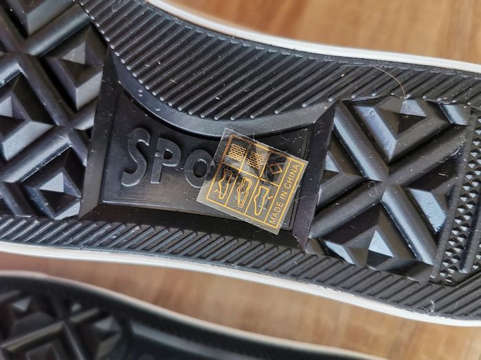 Baskets montante neuves 40 - photo numéro 3