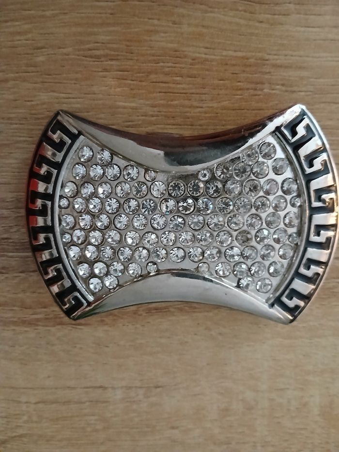 Boucle de ceinture strass et métal argenté