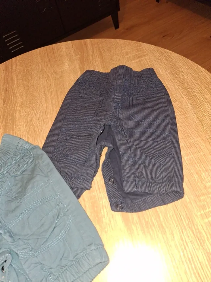 Lot 2 pantalons printemps 1 mois - photo numéro 3