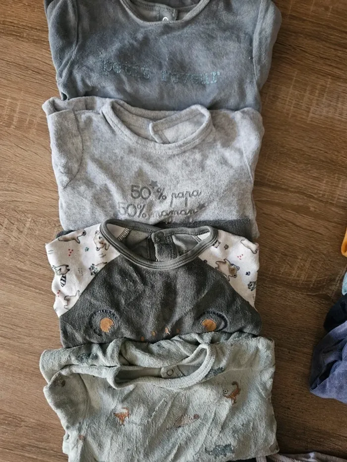 Lot de 10 pyjamas velours taille 9mois 🌸 - photo numéro 2