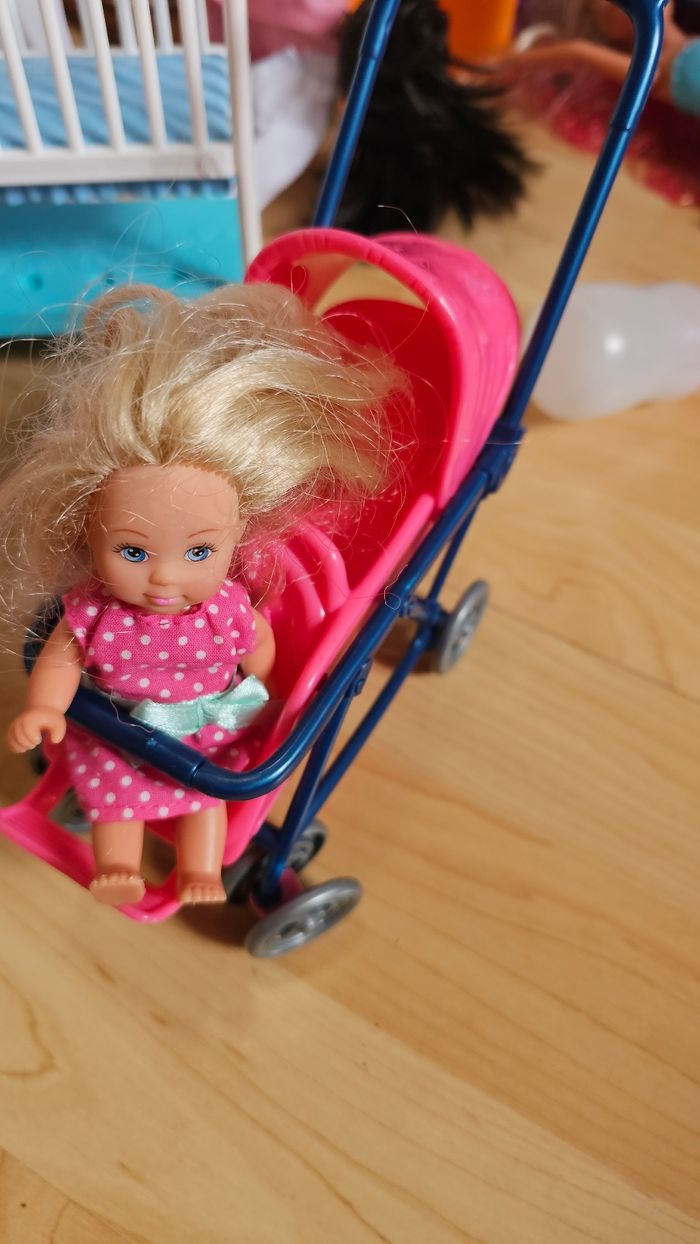 Lot nursery barbie poussette, Lit, barbie enceinte - photo numéro 5
