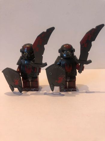 Figurine type lego 2 orcs le seigneur des anneaux/Hobbit