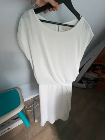 Très jolie robe blanche