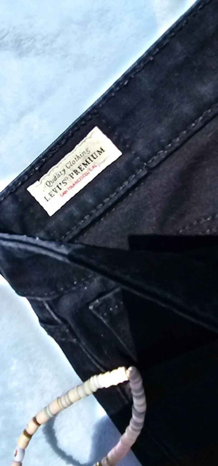 Jean noir Levis 721 high rose skinny taille 38 - photo numéro 5