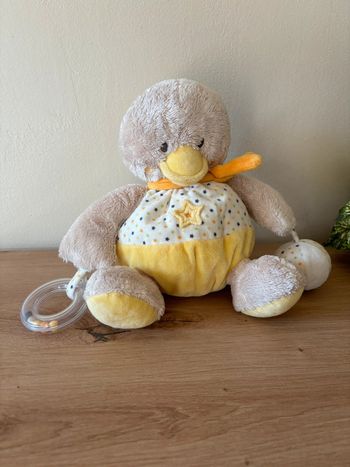 Doudou peluche canard poussin eveil balle anneau mots d enfants