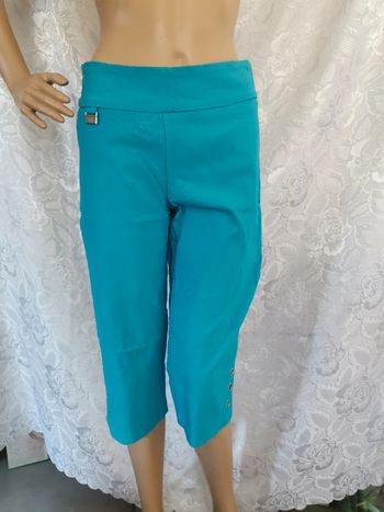 Pantacourt. Bleu turquoise. Taille 36.Lizette