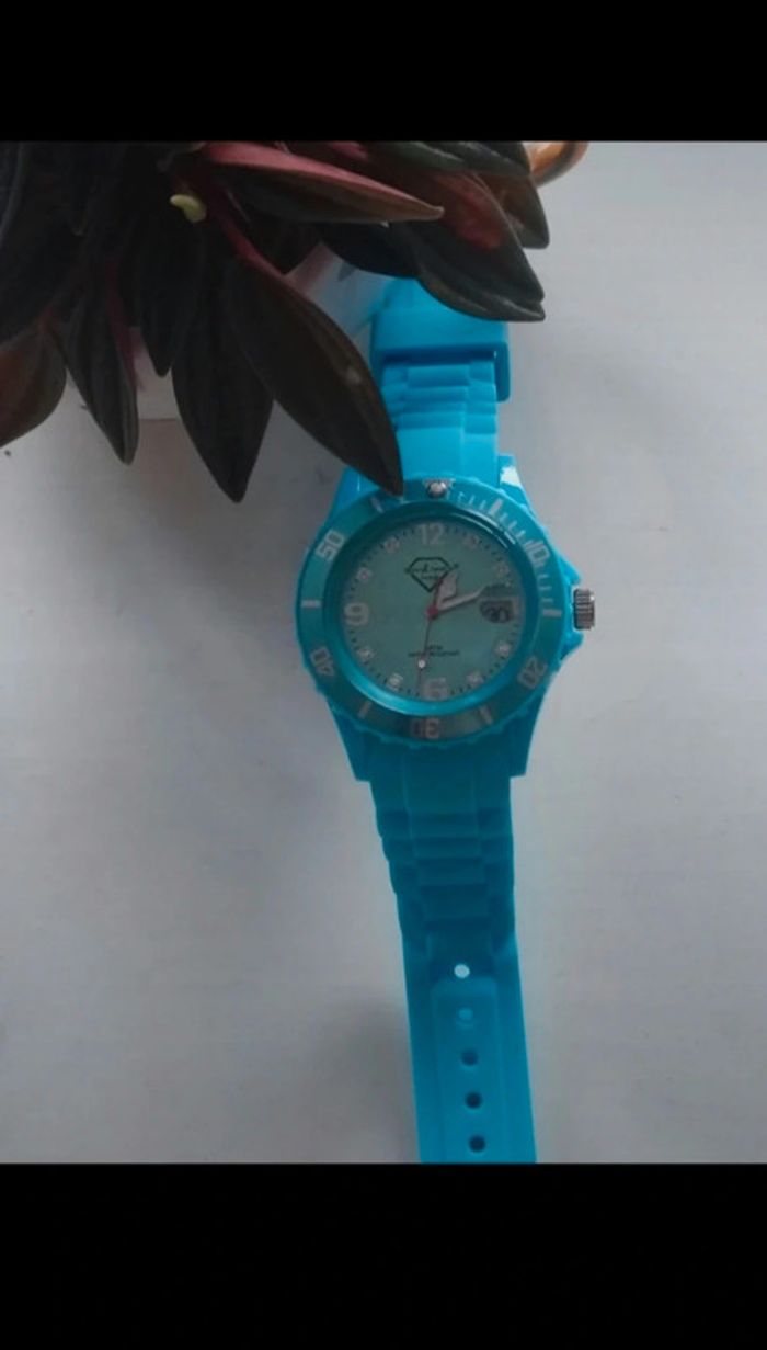 Montre bracelet silicone bleu Luxury crystal - photo numéro 2
