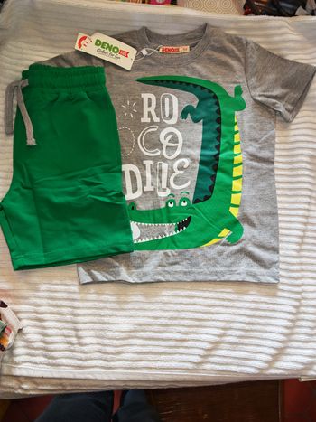 Ensemble denokids 5 ans neuf 