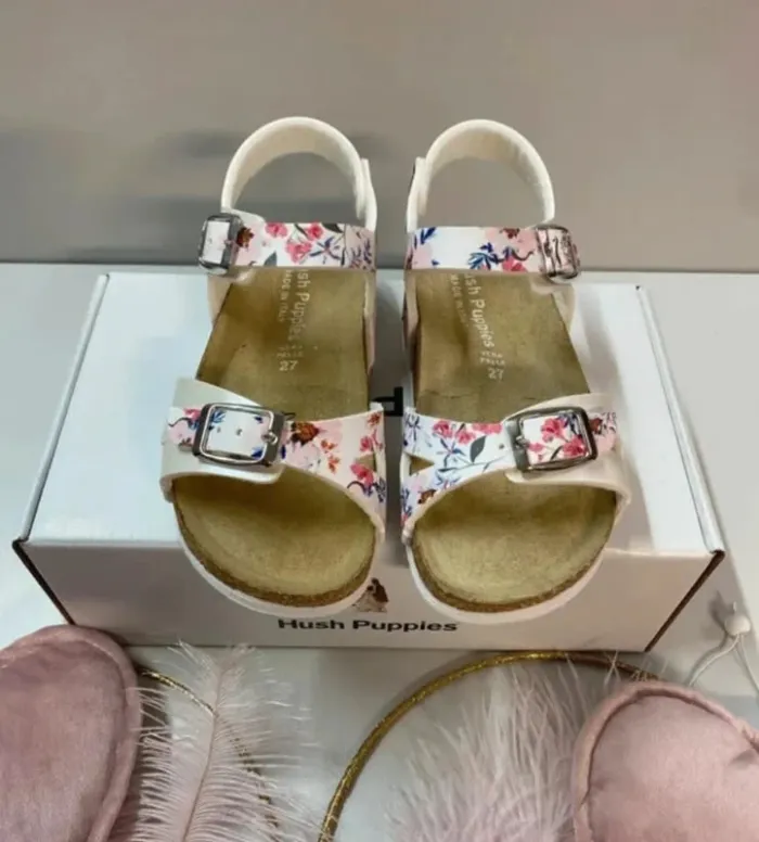 Sandales fleuries fille (neuf) - Taille 27 - photo numéro 2