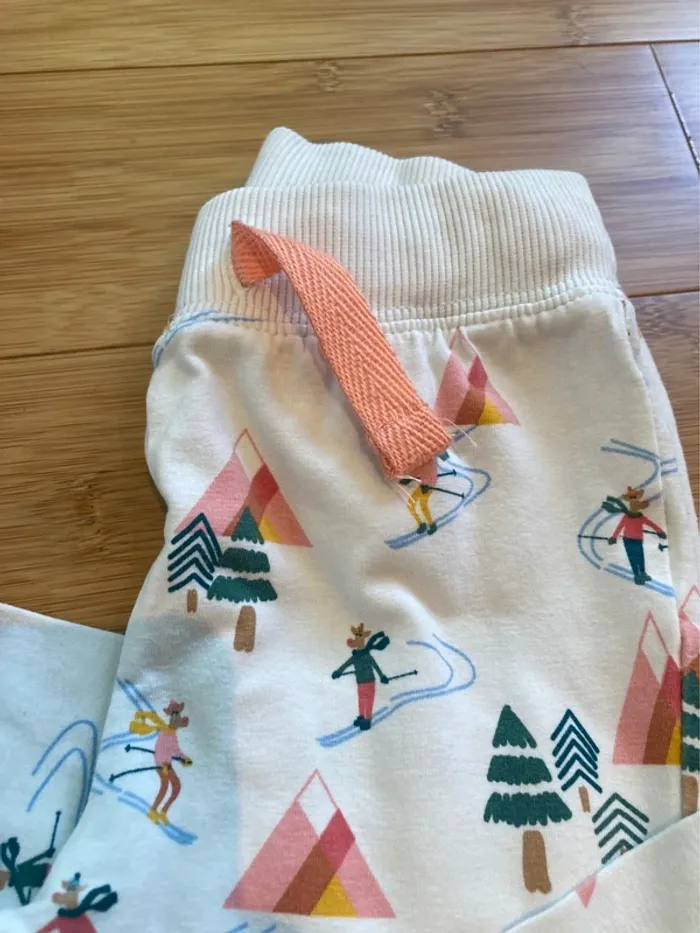6 ans - Pyjama 2 pièces - coton doux thème du ski - comme neuf - photo numéro 4