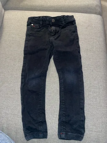 Jean skinny tape à l’œil