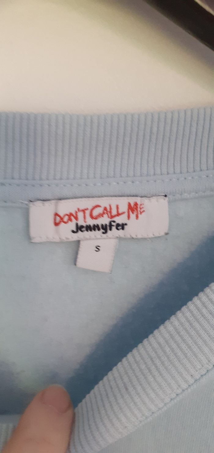 sweat bleu  turquoise avec inscription devant taille S marque jennyfer - photo numéro 3
