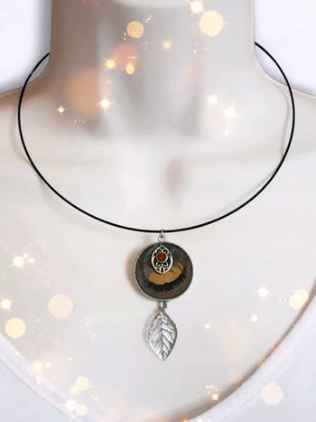 Collier ras de cou pendentif rond plume strass noir orange argent 🇨🇵 Fabrication Artisanale - 45 cm
