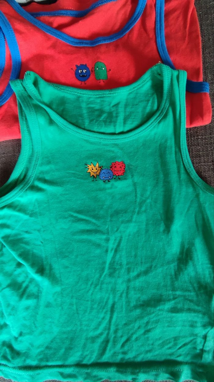 Lot sous vêtements débardeurs garçon Primark - photo numéro 3