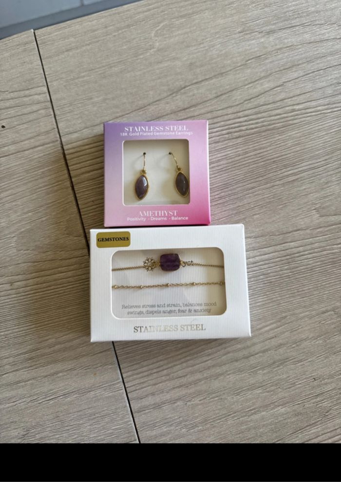 Lot de bracelet et boucle d’oreilles neuf