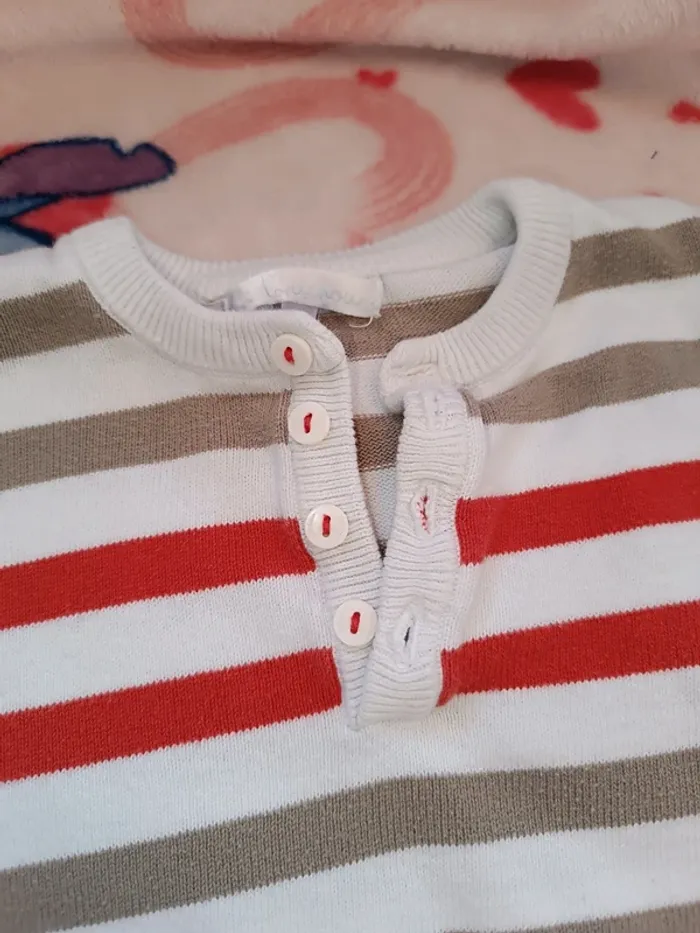Pull Legé a rayures taille 9 mois - photo numéro 3