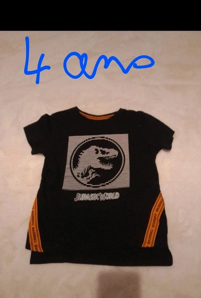 Tee-shirt jurasic world