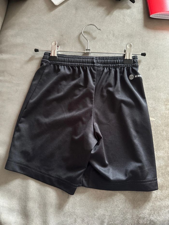 Short garçon Adidas 7-8 ans - photo numéro 2