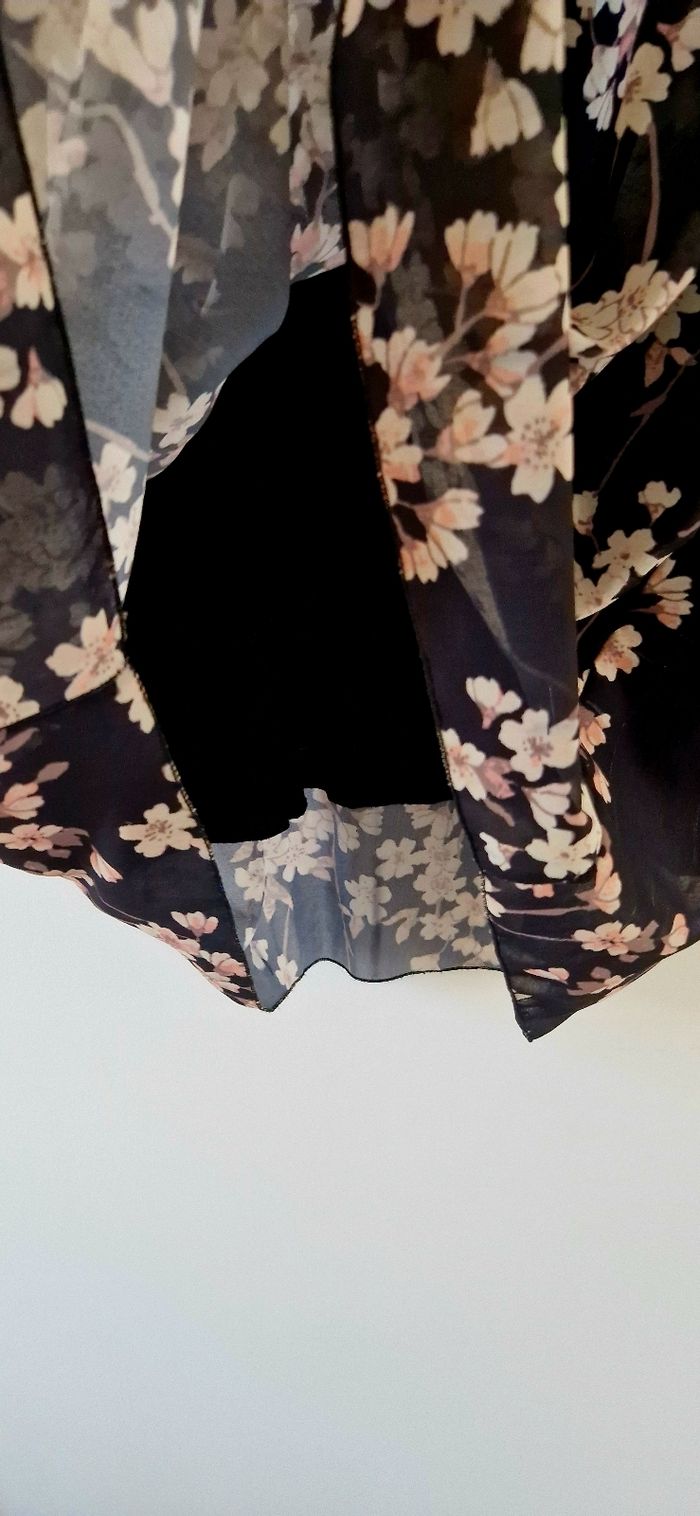 Robe fluide a motif taille M - photo numéro 4
