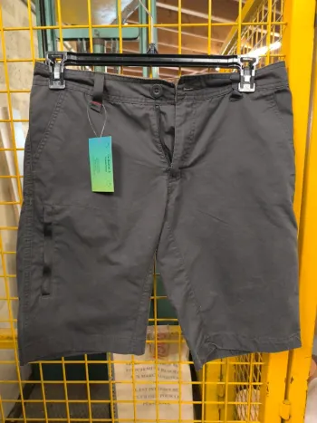 116779 short gris homme M sans marque