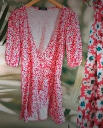 Robe imprimé  fleurs ajustable taille s bershka