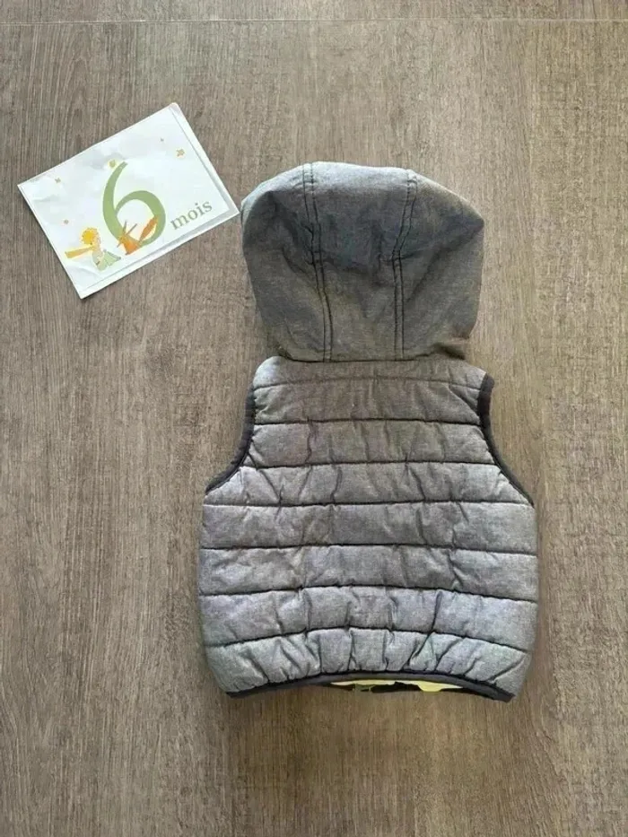 Doudoune sans manche avec capuche 6 mois - photo numéro 2