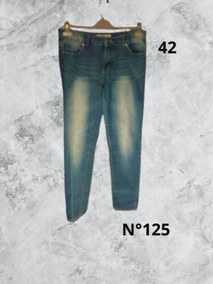 N°125 Jean bleu/blanc T42. BS Jeans. Taille basse , coupe droite.