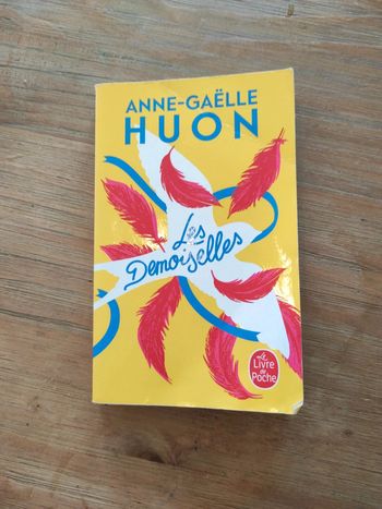Livre de poche de Anne-Gaëlle Huon, les Demoiselles
