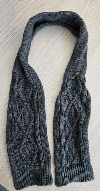 Écharpe grise bébé