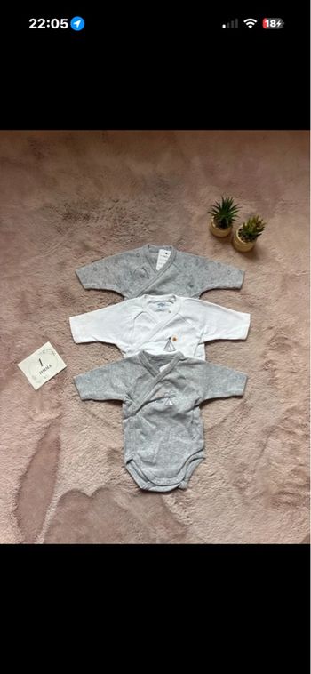 Lot 3 bodies bébé 1 mois 🤍 croisés – doux & pratiques, comme neufs